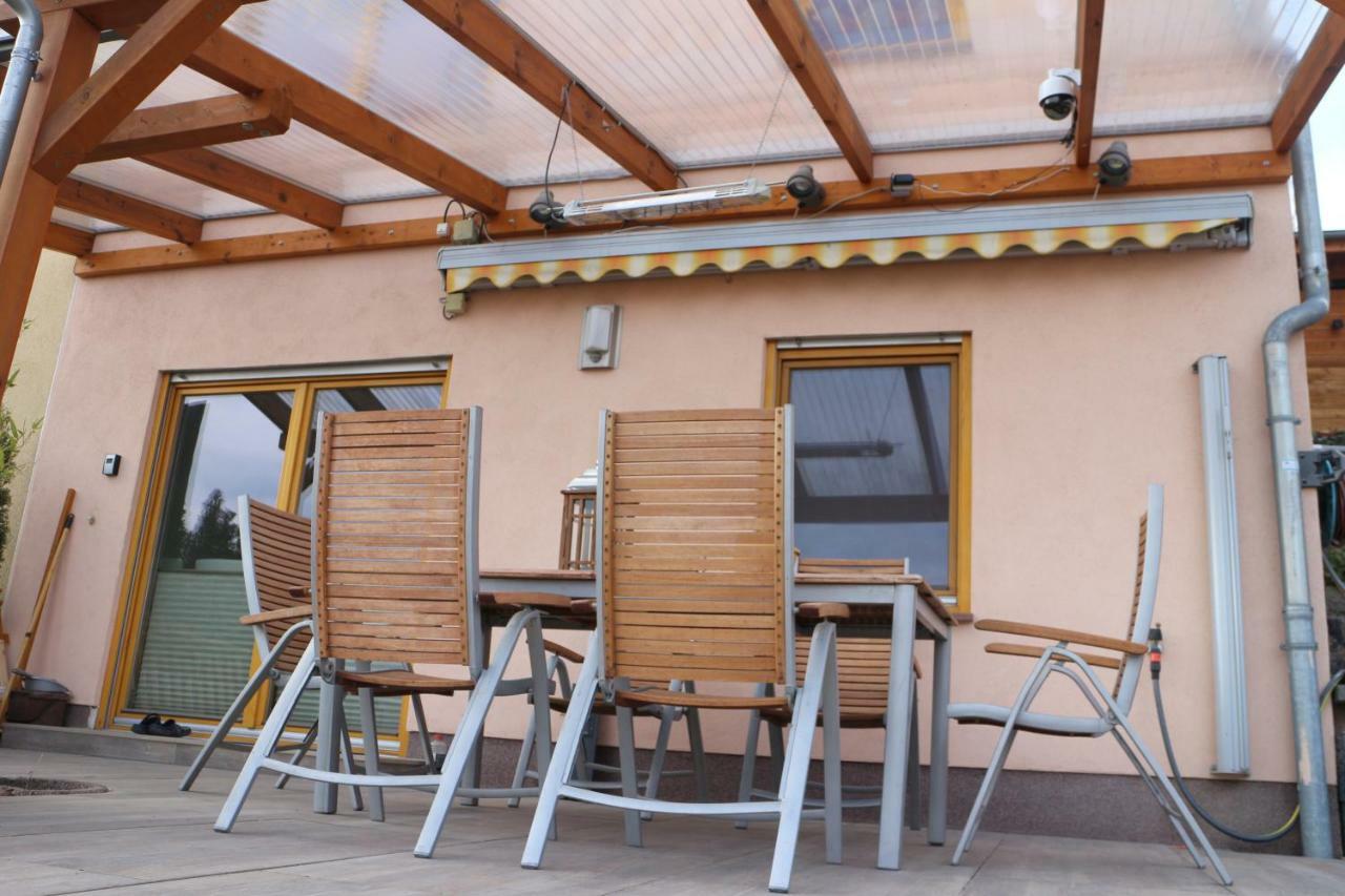 Romantische Ferienwohnung mit fantastischem Ausblick, Pool und Gartensauna Jena Exterior foto
